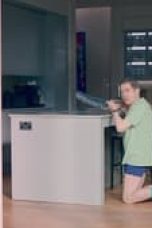 Nonton film Man Vs Bee Season 1 Episode 3 Subtitle Indonesia Streaming Movie Download Gratis Online